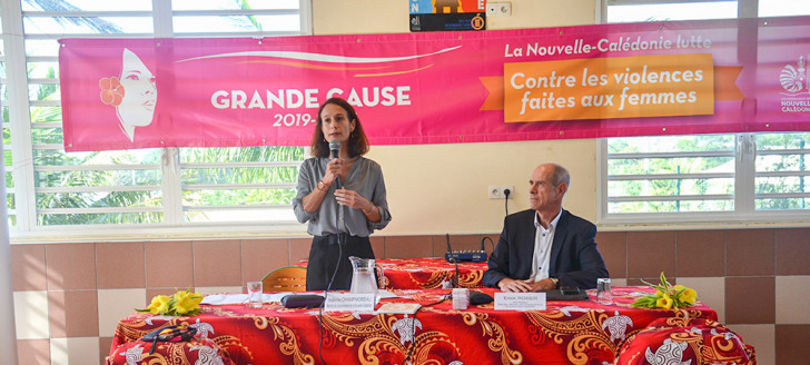 Isabelle Champmoreau et Érick Roser ont présenté l’opération «  Changeons les règles » le 30 avril au collège de Rivière-Salée en présence des partenaires. 